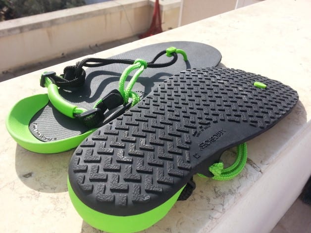http://regevelya.com/wp-content/uploads/2013/12/Xero-Shoes-Sensori-Venture-Front-Back.jpg